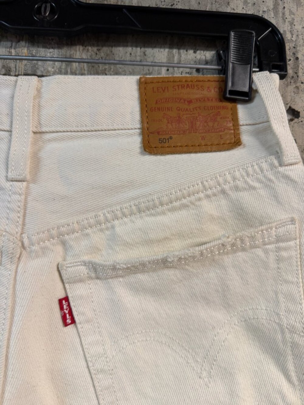LEVI'S Women's 501 Original Short Size 24 In Natural Instinct - Picture 6 of 10